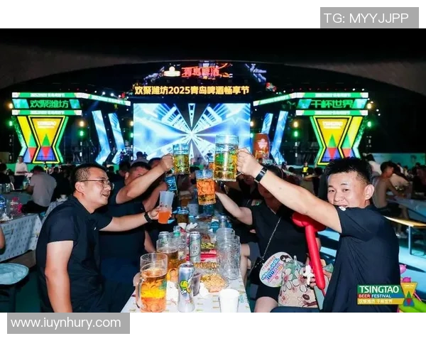 足球明星聚会畅饮欢笑瞬间揭秘精彩视频回顾